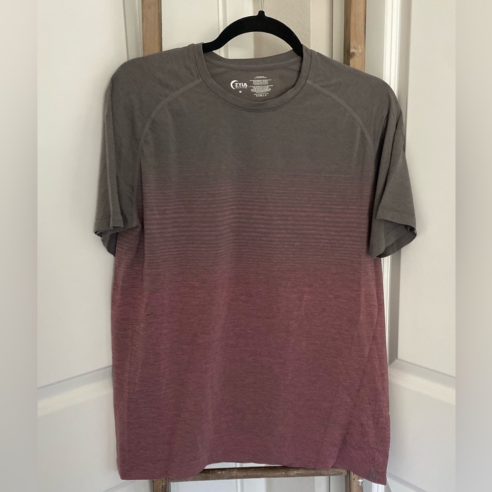 NWOT - Men’s ZYIA - Short Sleeve T-Shirt - Size Medium